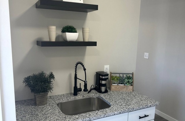 Modern Hidden Gem! Minutes from Downtown Columbus