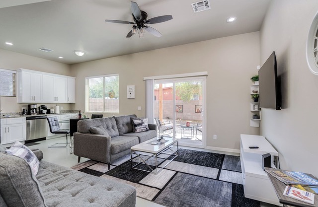 Modern home, great central location, quiet neighborhood, walk to the Mall!