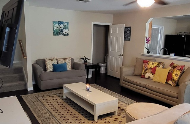 Modern Home Minutes Away from COTA & Downtown Austin.