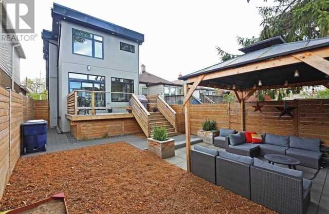 Modern Home w/Patio, Fireplace, Parking - 20mins to Downtown & Beach