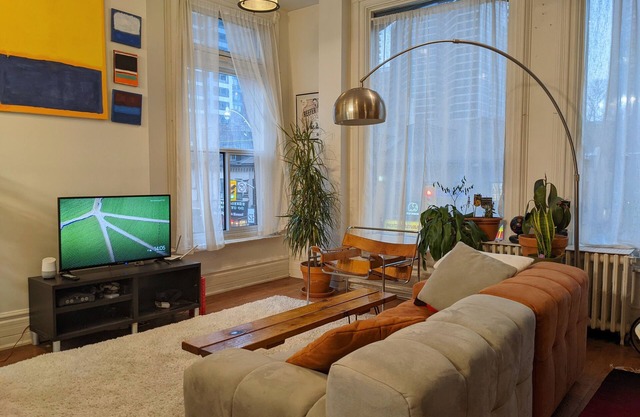 Modern Industrial Loft w/office, 1 min walk to subway