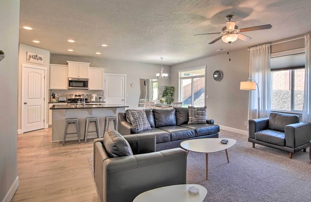 Modern Kennewick Home Near Golfing & Wineries
