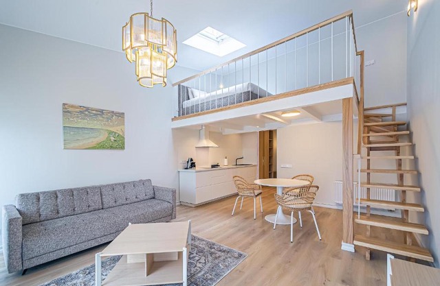 Modern Loft Apartment with free parking No 1