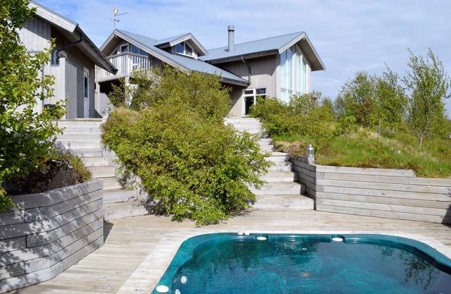 Modern luxury house in the heart of the Golden Circle - Winter and Summer!