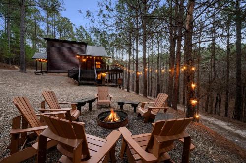 Modern Luxe 3BR Cabin with Hot Tub & Firepit