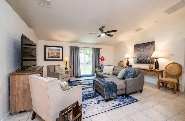 Modern & Luxurious 3BR Home - Gem - Car Garage