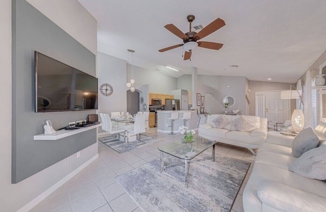 ⭐Modern & Luxurious 4 Bed Home | Gated Resort | SOUTH Facing Pool | Mins to WDW⭐