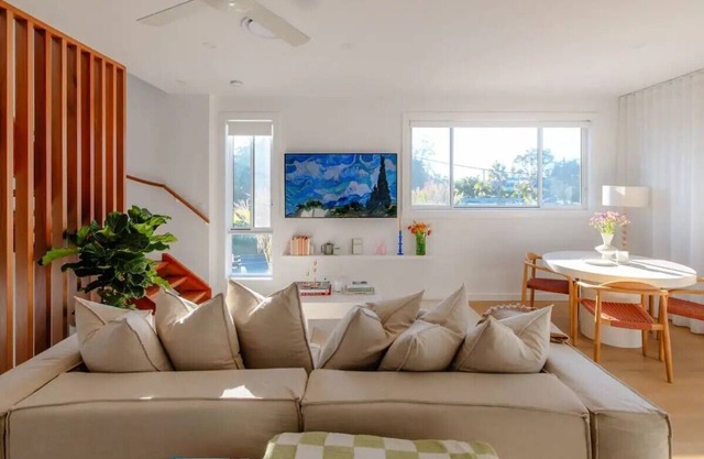 Modern Luxury 200m from the beach