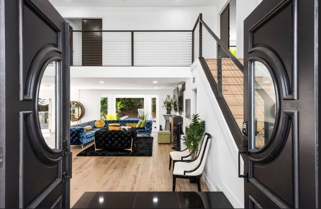 Modern Luxury 5 Bedrooms in Costa Mesa