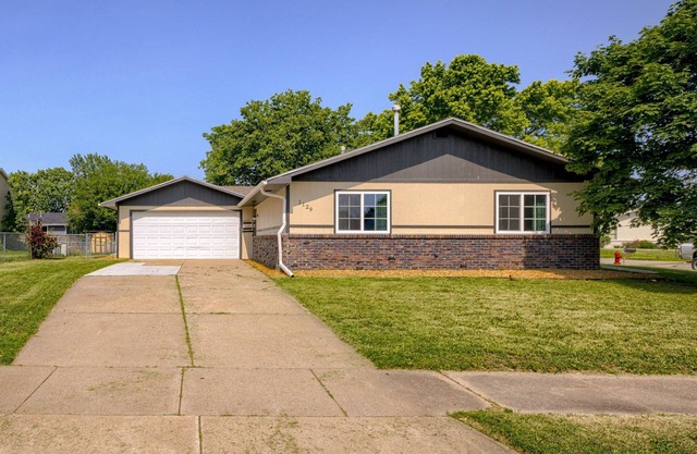 Modern Makeover with 3 bedrooms on a cul-de-sac in Lincoln