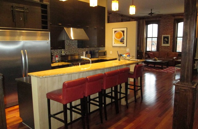 Modern meets Historic, Natural Lighting + High Ceilings, Near Metro