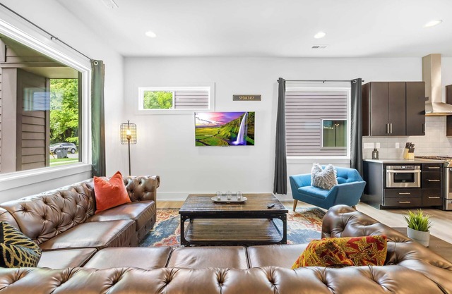 Modern new 4BR Home near NoDa & Downtown