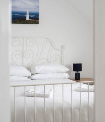 Modern newly refurbished house 10 minute walk from Lahinch
