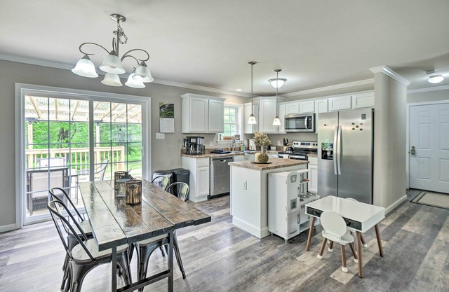 Modern Northfield Family Cabin w/Hot Tub!
