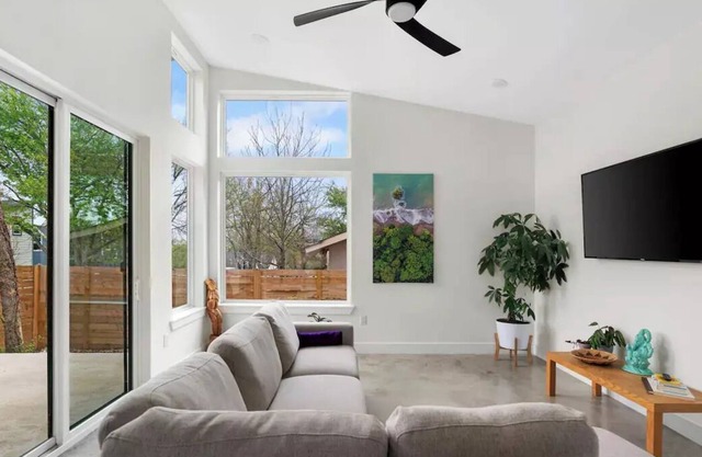 Modern Oasis in Central Austin | 8 min from DT