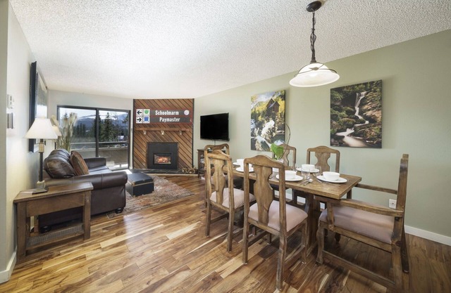 Modern Peak 8 Getaway! Grandview 2BR Condo