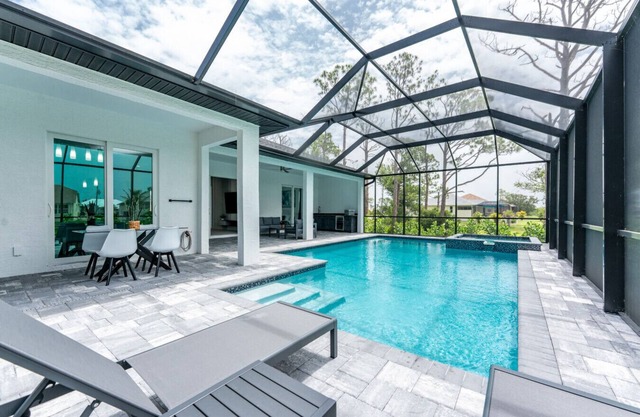 Modern Pool Home in Rotonda!