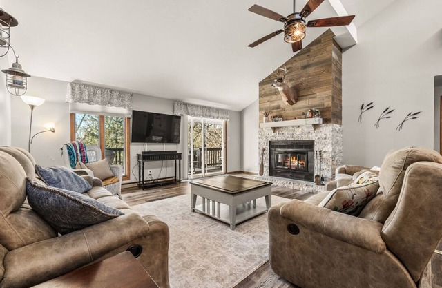 Modern & Private Lakefront Retreat in Waupaca!