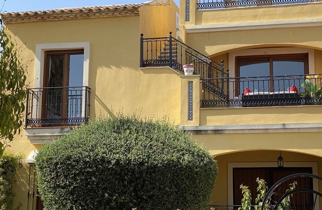 Modern Private roof top apartment with WIFI in popular golf resort