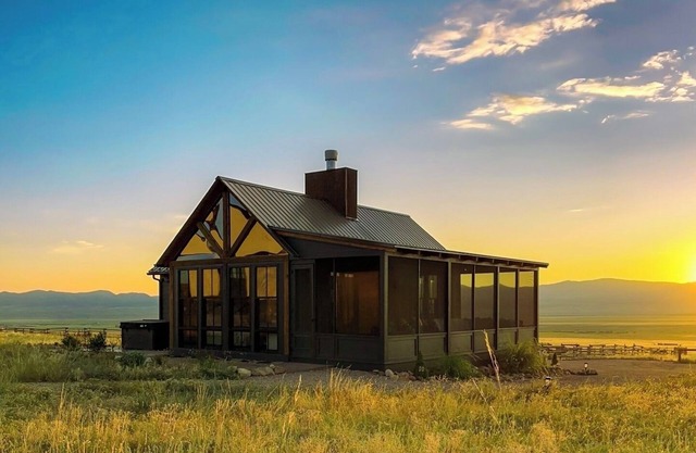 Modern ranch cabin at the base of the mountains!