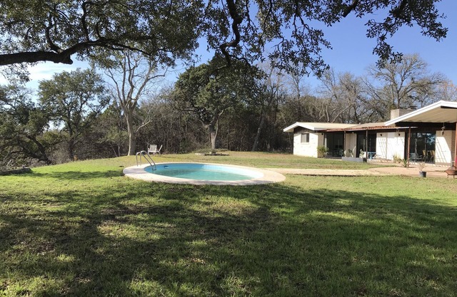 Modern Ranch House on 30 Private Acres! Swimming Pool, Fishing, Great for Family