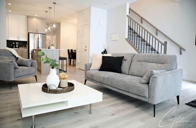 Modern Retreat 3 King Beds|Garage|Disney+