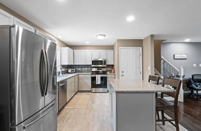 Modern Retreat in Overland Park/Mission: Fully Updated Home with Spacious Yard, Perfect for Extended Stays in Kansas City