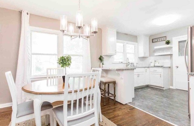 Modern Retreat Min to Stadiums Family's Welcome