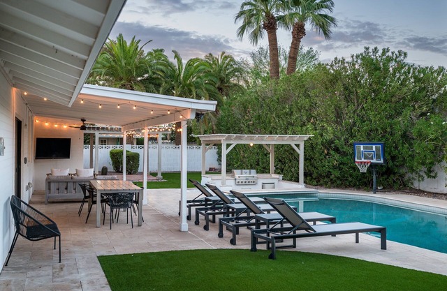 Modern Retreat with Pool, Fire Pit & Outdoor Living