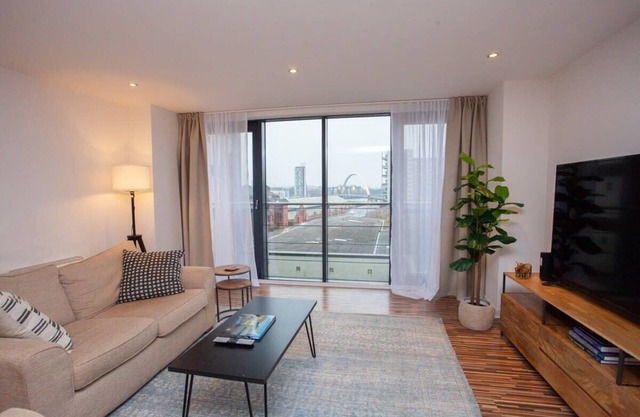 Modern Riverside Flat in Glasgow City