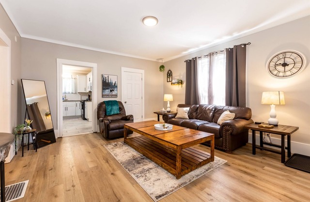 Modern, Rustic[3BR/1.5BA]Townhome in Mt. Clemens