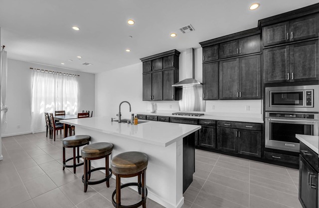 Modern Single-Story Retreat - Prime Summerlin - Garage EV Charger - Top School