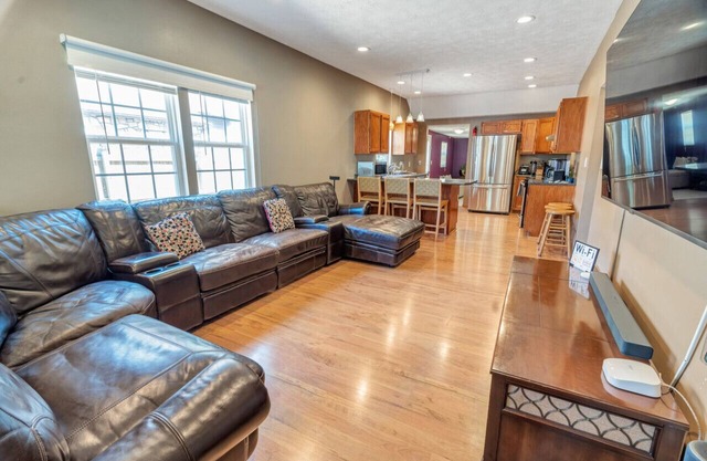 🏡 Modern SmartHome Retreat Near Downtown Springfield & MSU