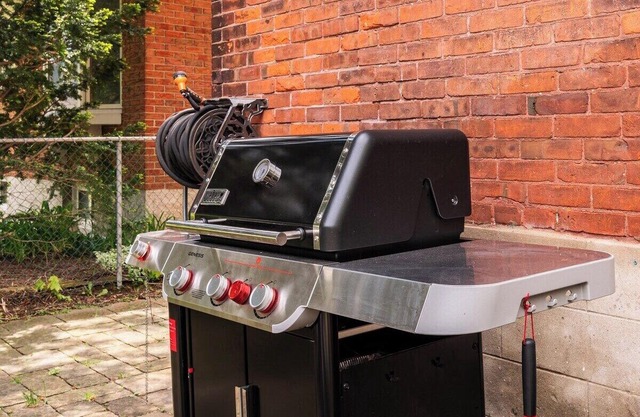 Modern & Spacious 1908 Home