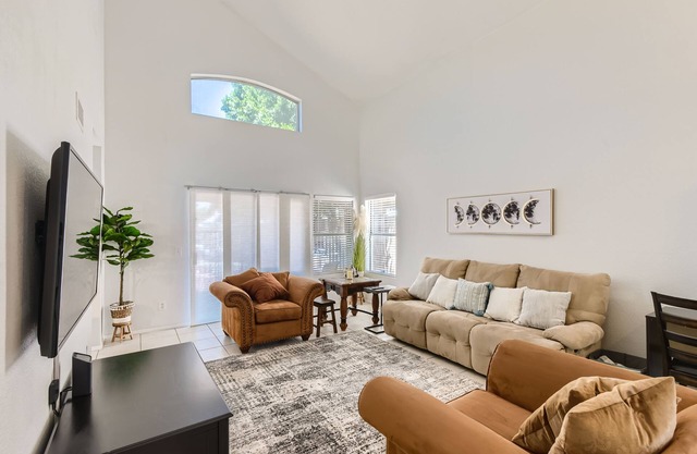 Modern Spacious 3 BR home W/Pool and Games