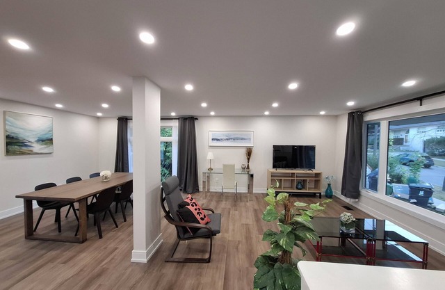 Modern Spacious 6-Bedroom Retreat