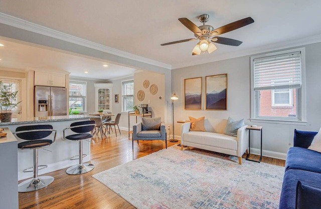 Modern & Spacious: 9 Mi to Dtwn Baltimore
