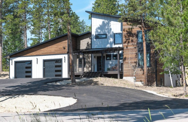 Modern Spacious Cabin in Powder House w/Hot Tub, Clubhouse Access to Pools!