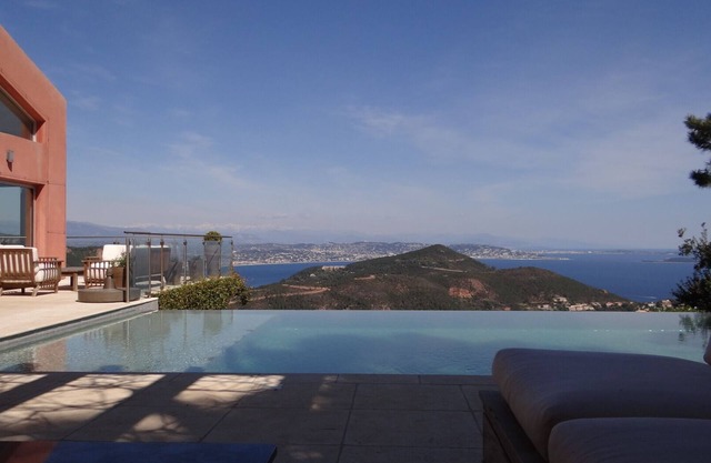 Modern Spacious 4 Ensuite Bedroom Villa with spectacular views