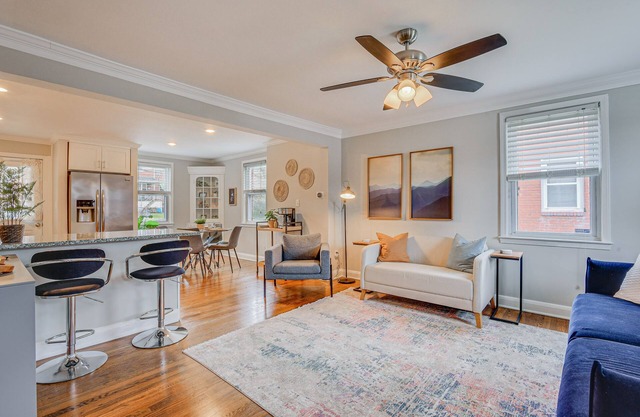 Modern & Spacious Townhome: 9 Mi to Dtwn Baltimore