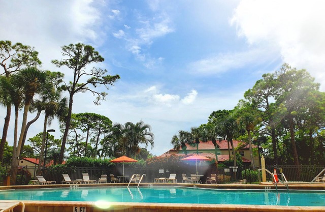 Modern, Spacious Villa close to the Beach!FreeWiFi