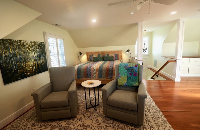 Modern studio apartment 5 minute walk to downtown Annapolis
