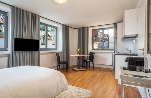 Modern Studio Apartment No. 11 in the City Center with Wi-Fi