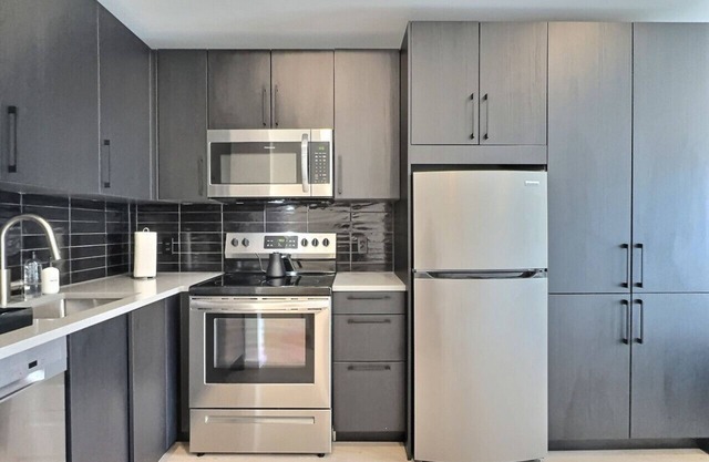 Modern Studio | Gym + Tesla Rides | Near UAB