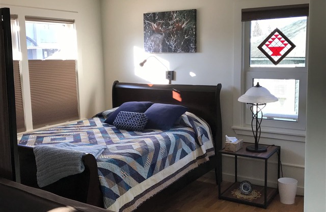 Modern Studio in Heart of Downtown Fairbanks - beautifully renovated & clean