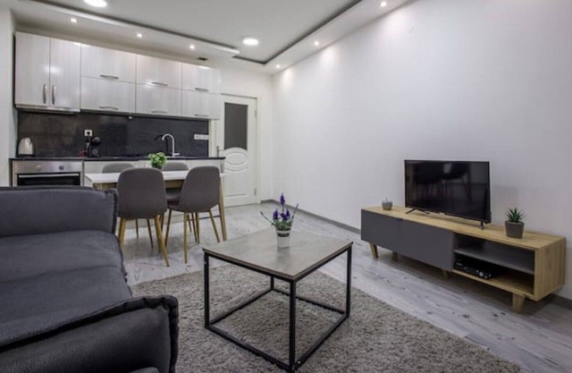Modern studio near town centre ideal for a weekend escape