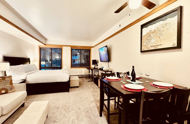 Modern studio with an easy walk to the slopes