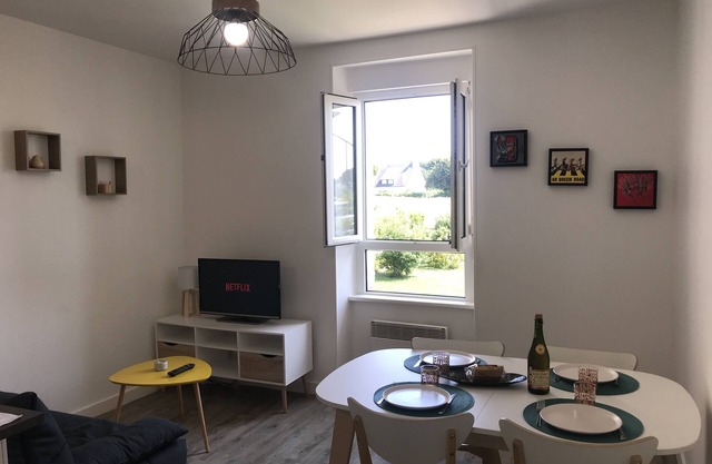 Modern T2, 300 m from the beach, free private parking