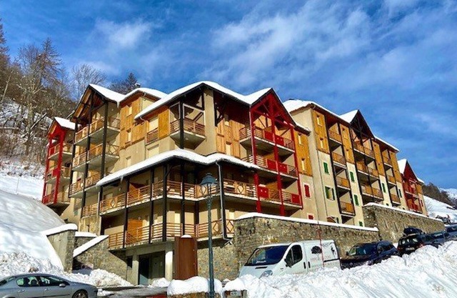 Modern T2 Apartment, Sleeps 4, Comfort, Garage, WiFi, Near Ski Bus