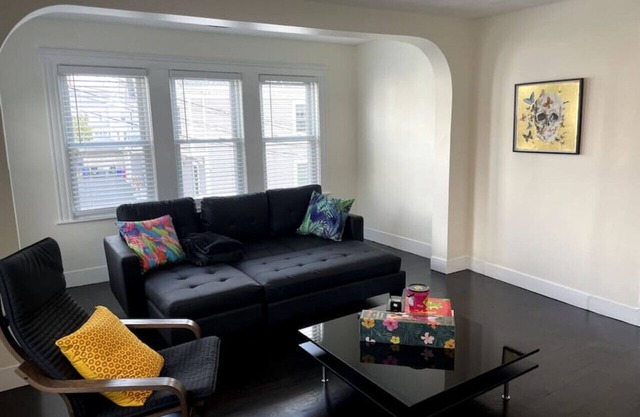 Modern Three Bedroom Condo - Near Boston